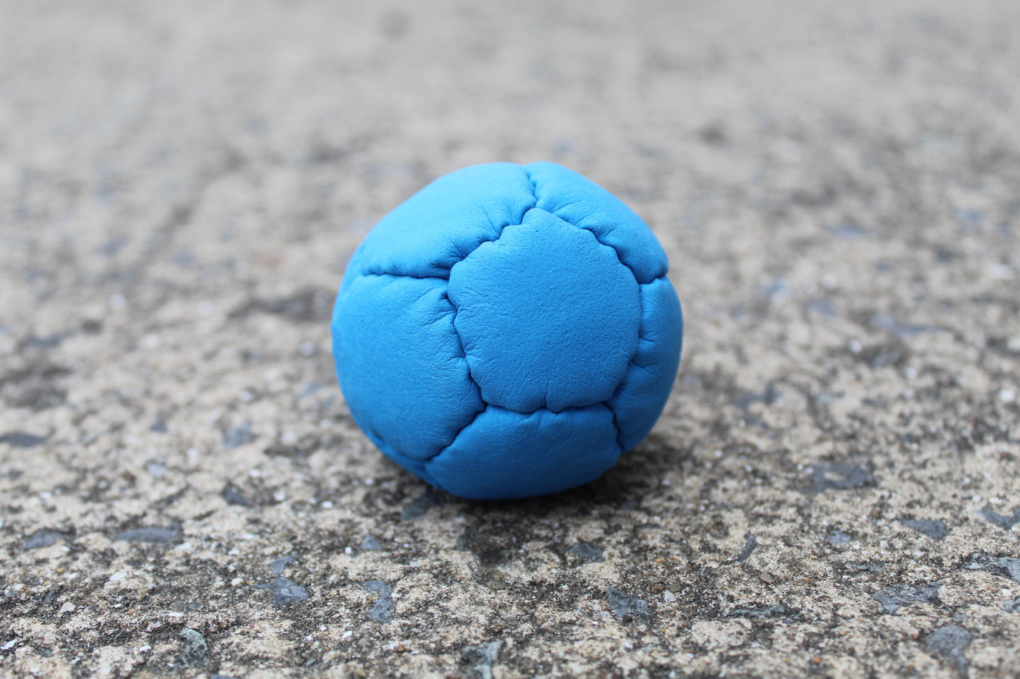 12 panel pro juggling ball in blue