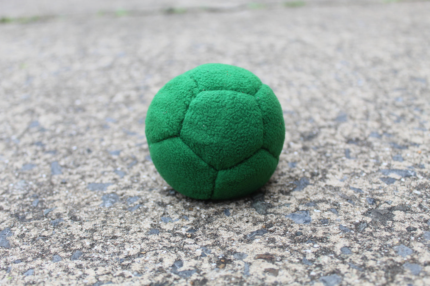 12 panel fleece fabric juggling ball in green
