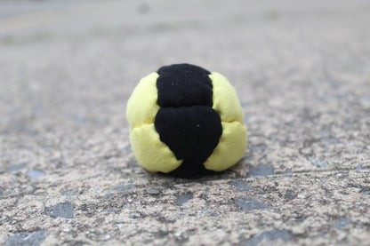 14 panel pro series 2 footbag in yellow/black