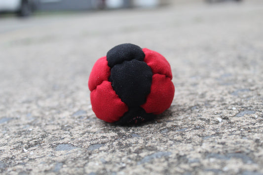 14 panel pro series 2 footbag in red/black